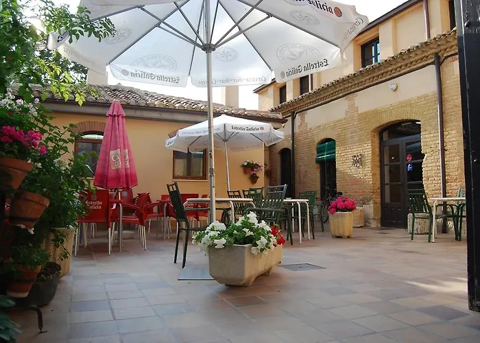 게스트하우스 El Meson De